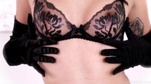 Двойной трах блондинки в чулках - скриншот #1